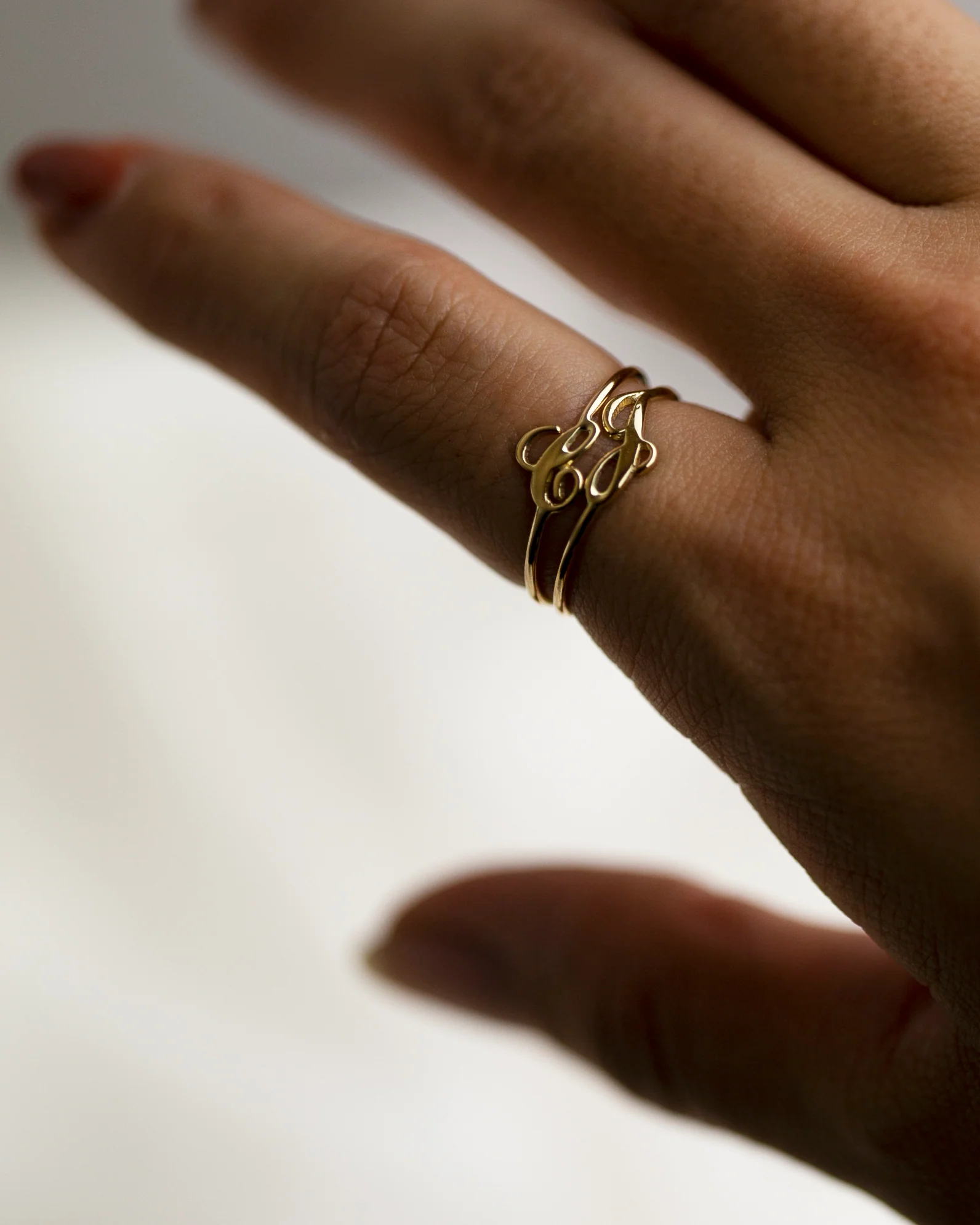 14k Cursive Letter Ring - Image 13
