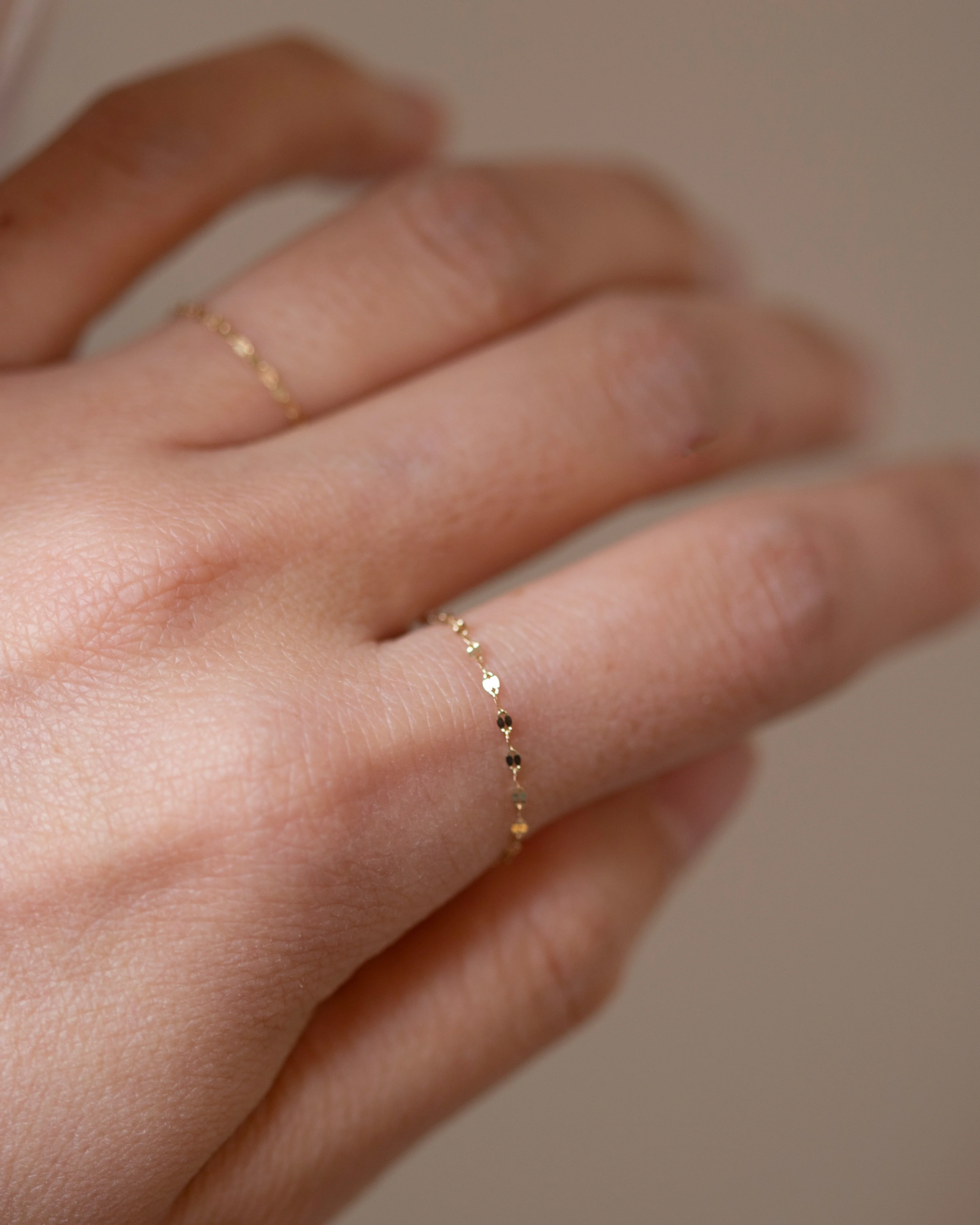 14k Dainty Dapped Chain Ring - Image 4