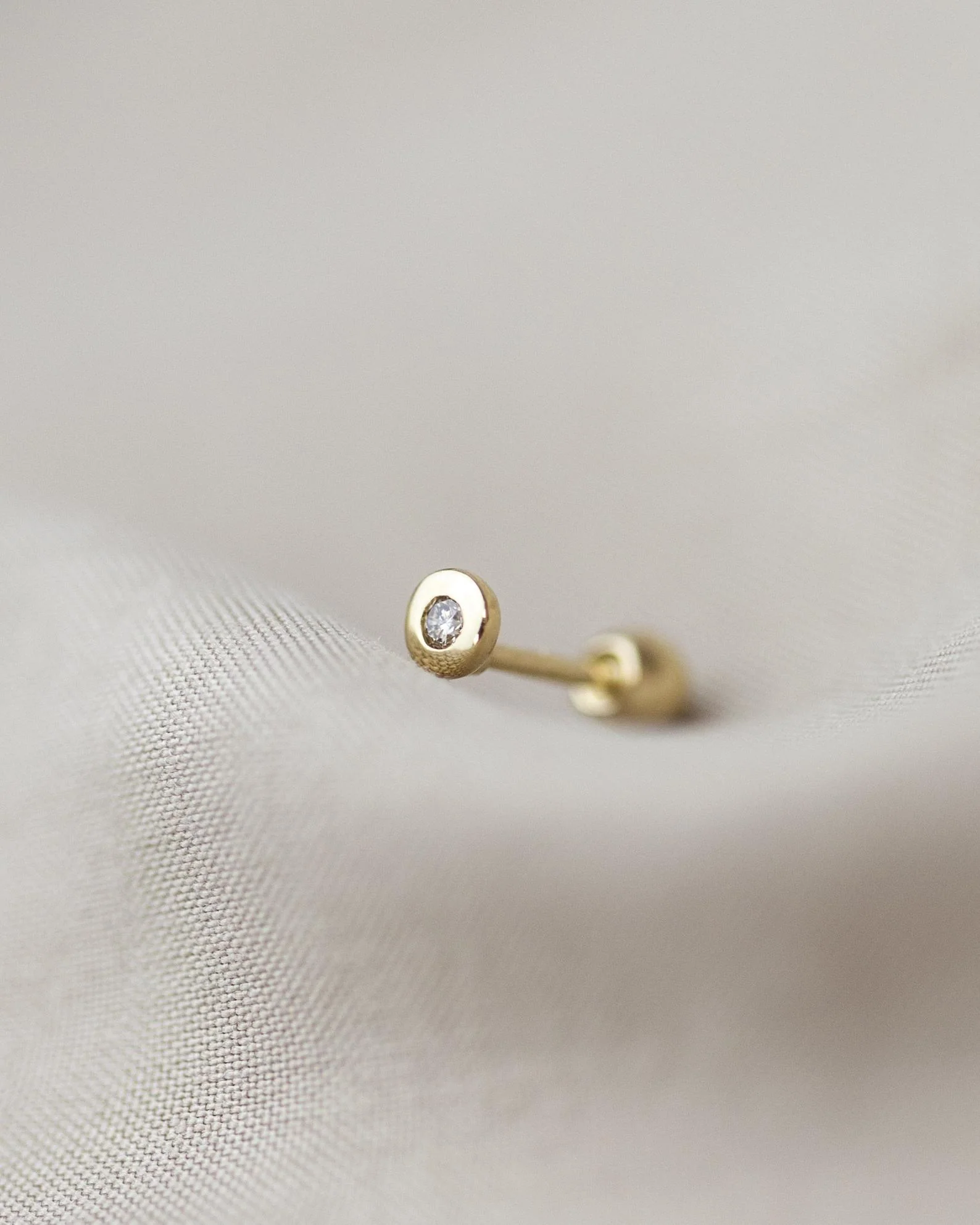 14k Diamond Bezel stud with ball screw backing - Image 4
