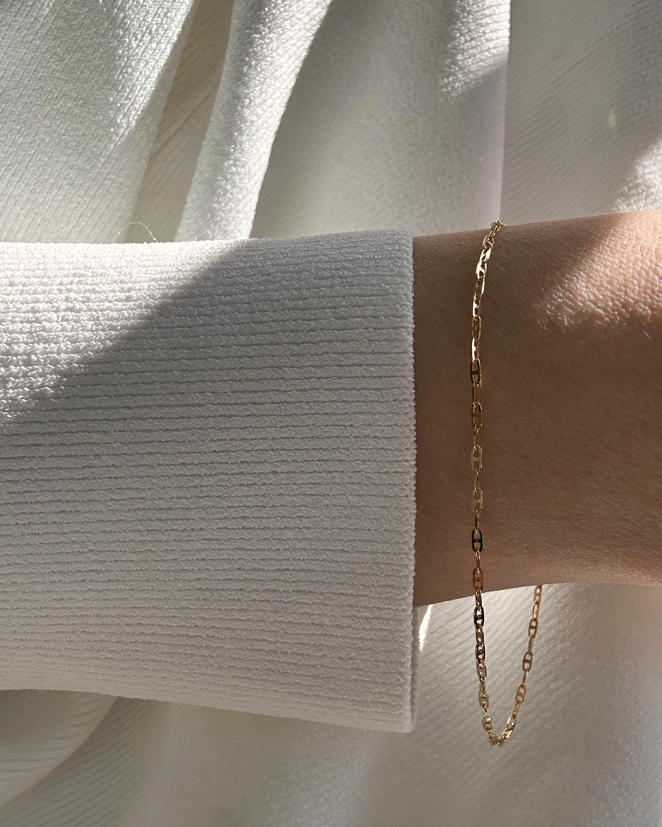 14k Gold Anchor Chain bracelet - Image 2