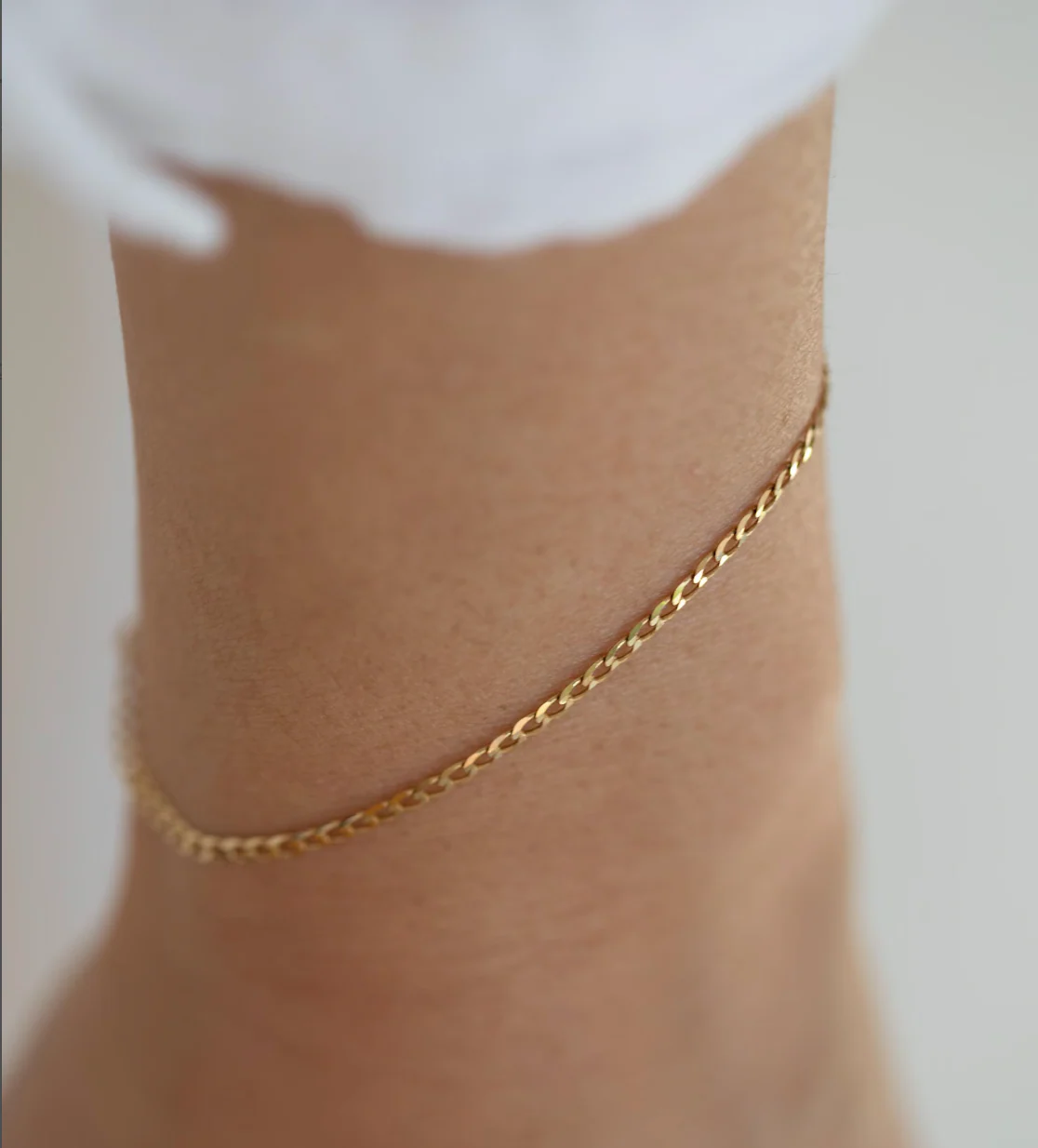 14k Gold Flat Curb Chain Bracelet - Image 3