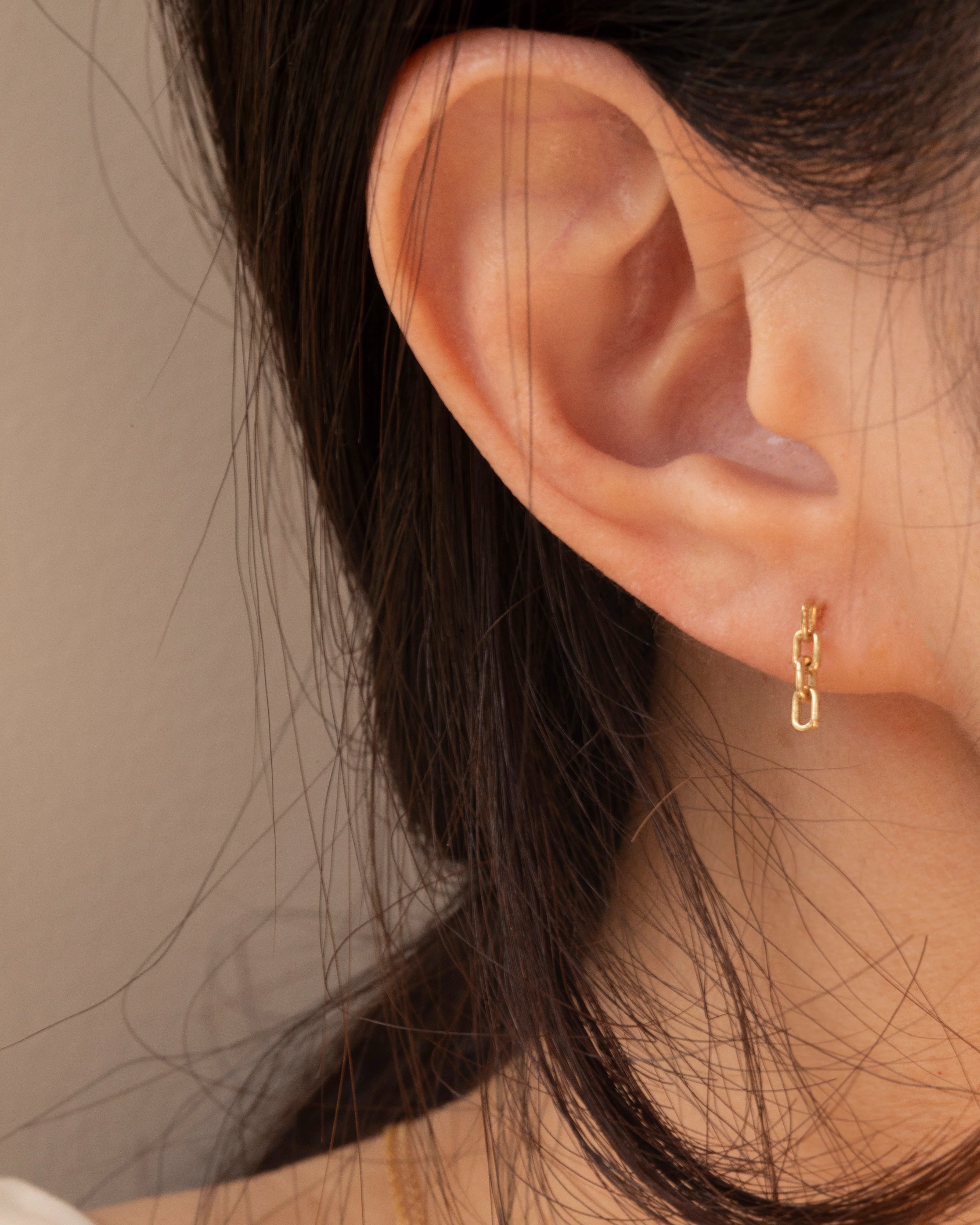 14k Gold Mini Paper Clip Chain Earring - Image 4
