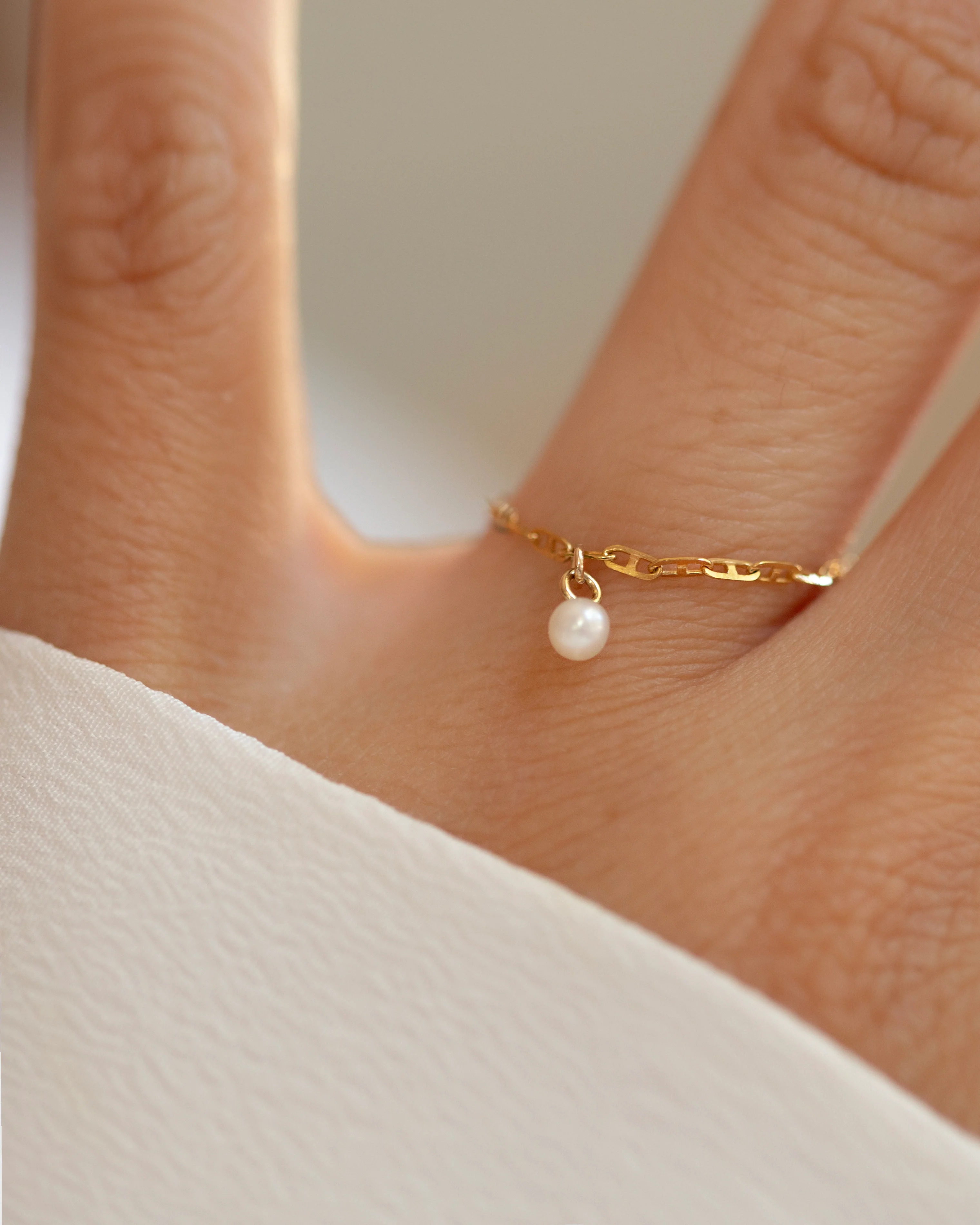 14k Gold Pearl Anchor Chain Ring - Image 4