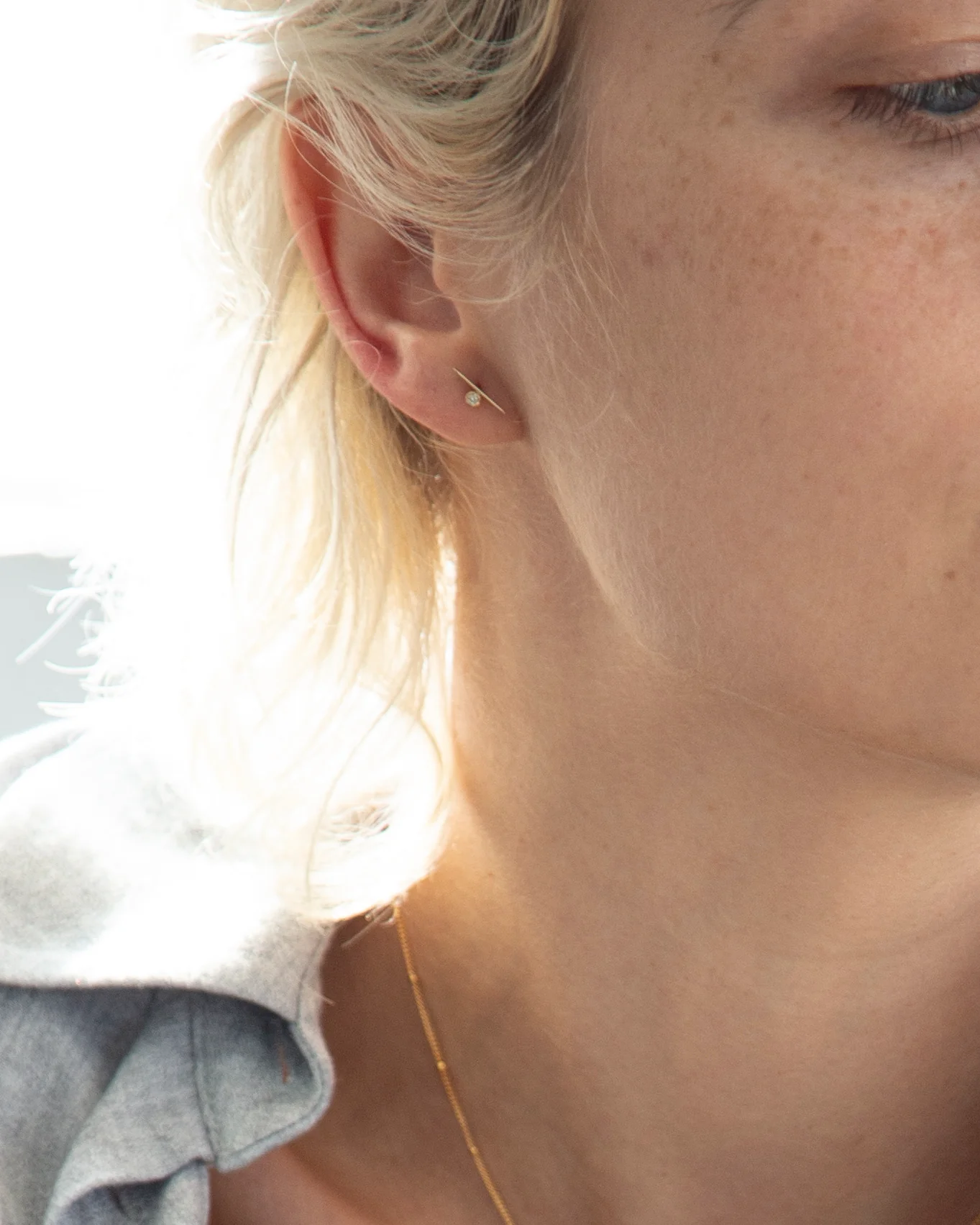 14k Lind bar studs with diamond accent - Image 3
