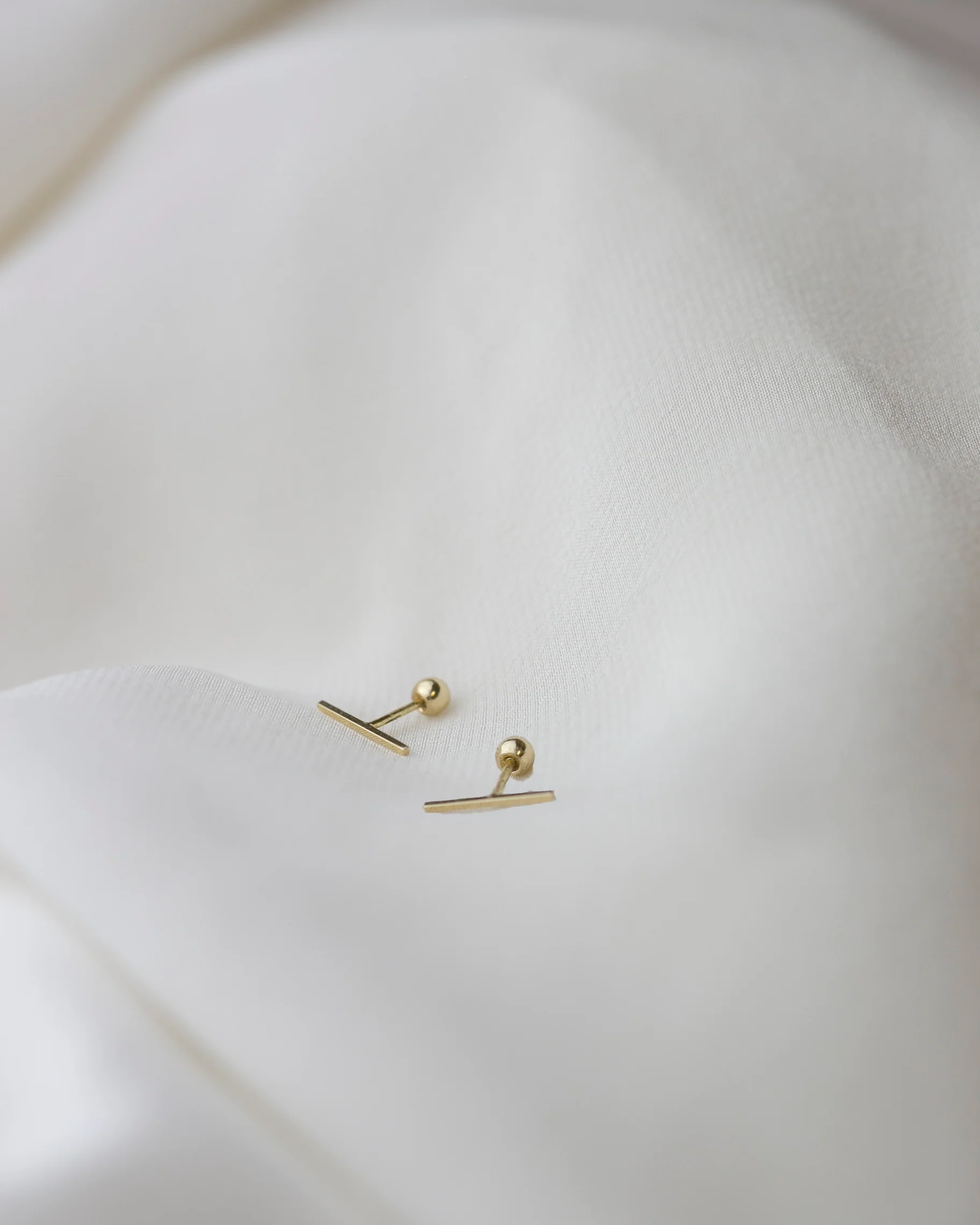 14k Line Stud - Image 7