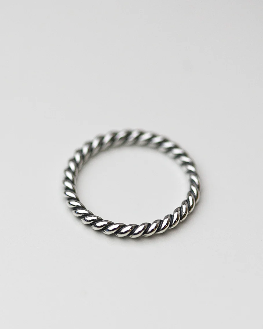 3.5 Twisted Ring - Image 4