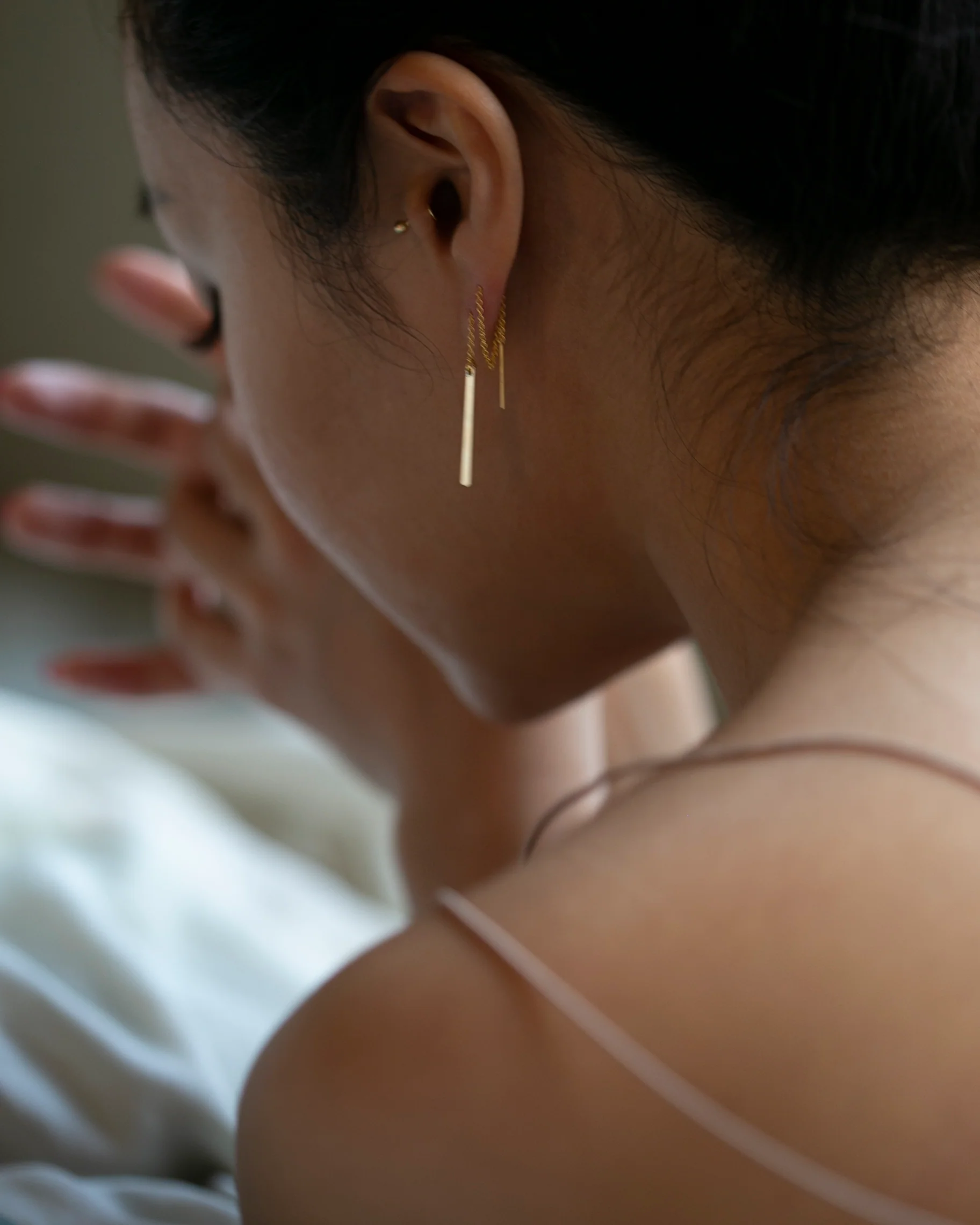 Bar Ear Thread Earrings - Image 3