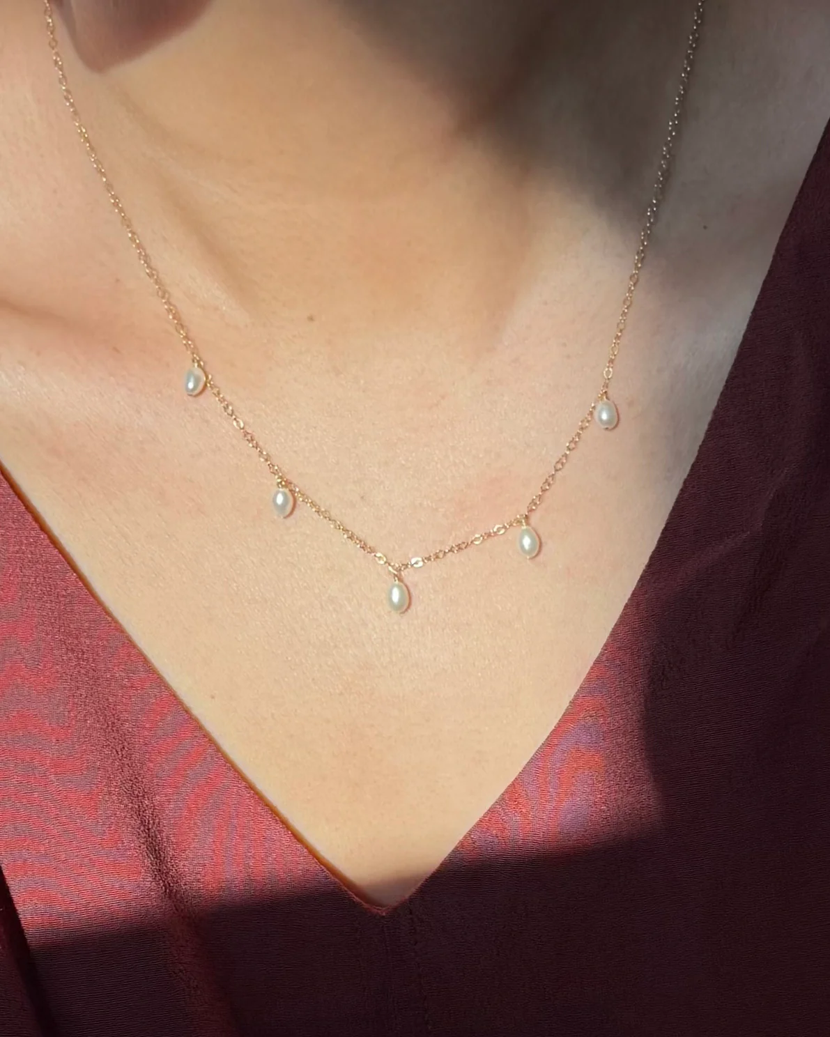 Dainty Pearl dangle necklace - Image 4