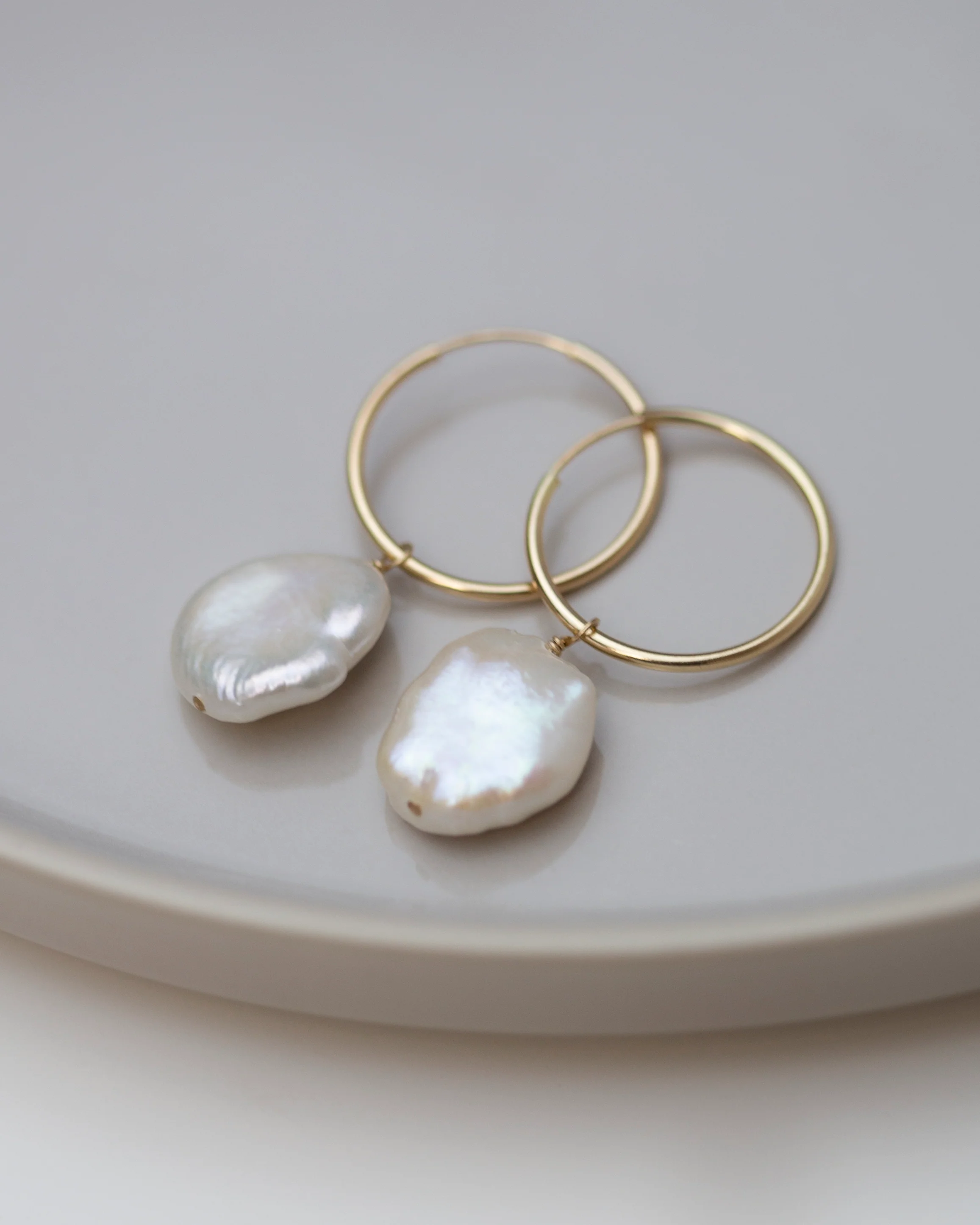 Organic Pearl hoop earrings - Image 5