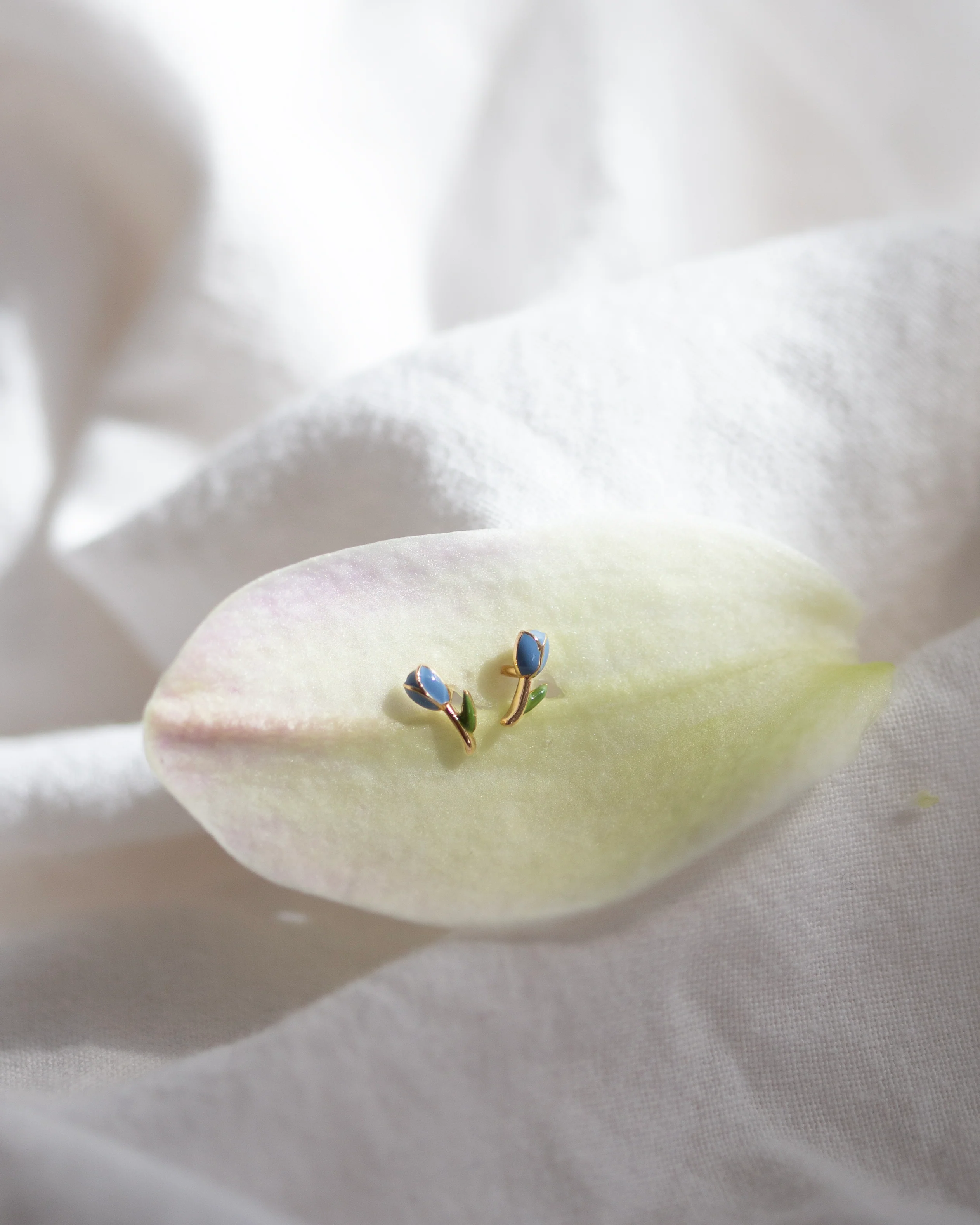 Tulip Stud Earrings - Image 4