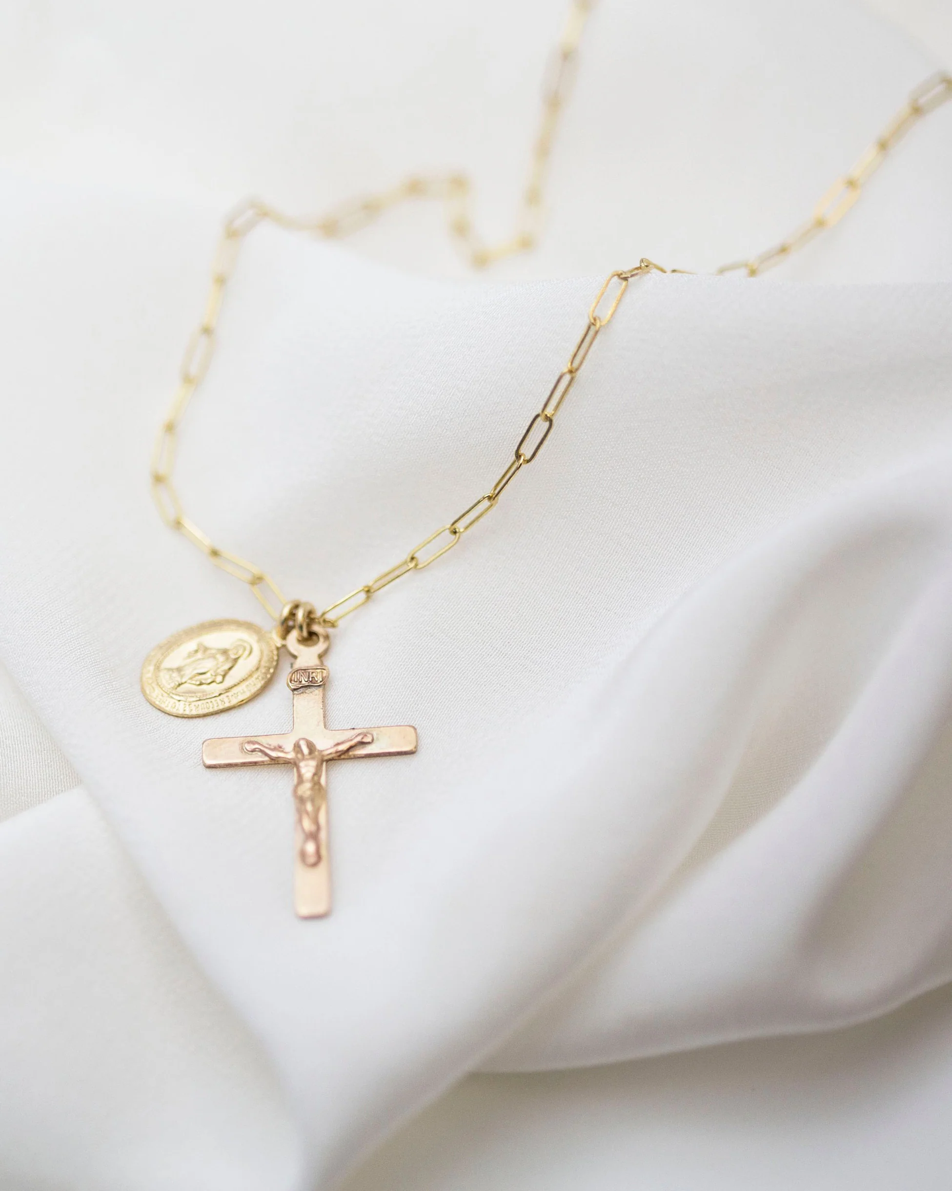 Vintage Cross charm Necklace - Image 5